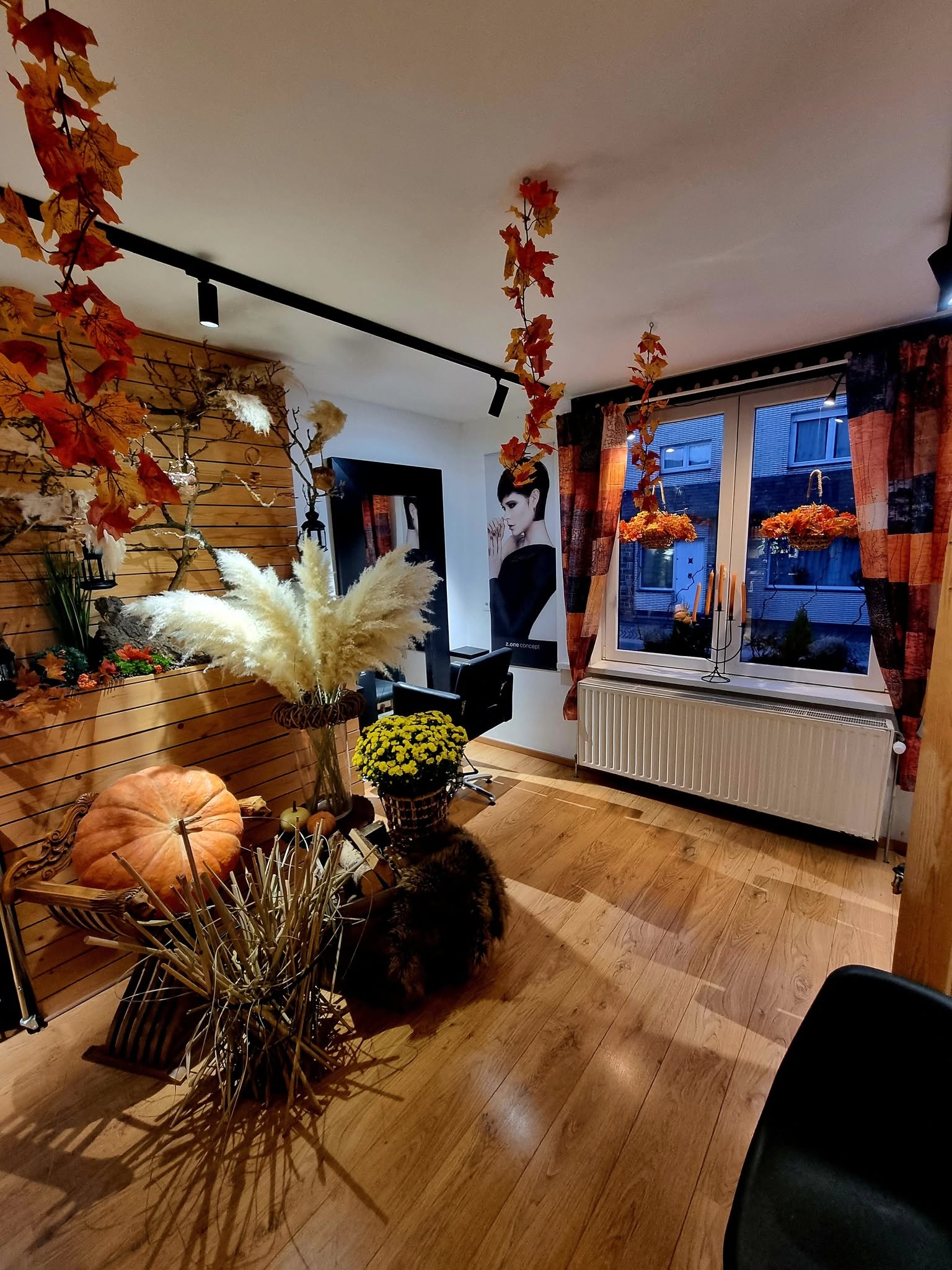 Thème Halloween au salon de coiffure La Coupe d'Argent à Juprelle