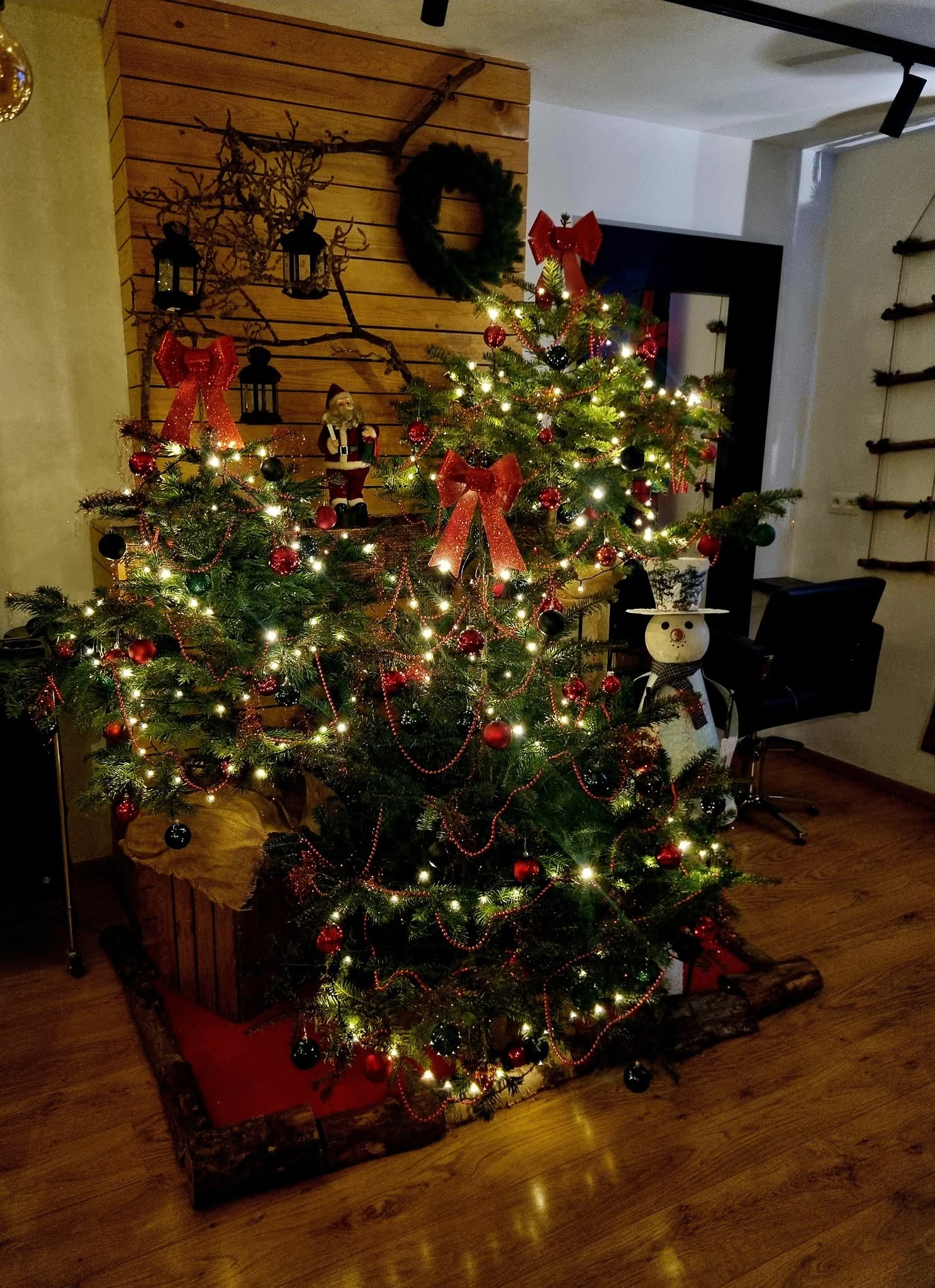 Thème de Noël au salon de coiffure La Coupe d'Argent à Juprelle